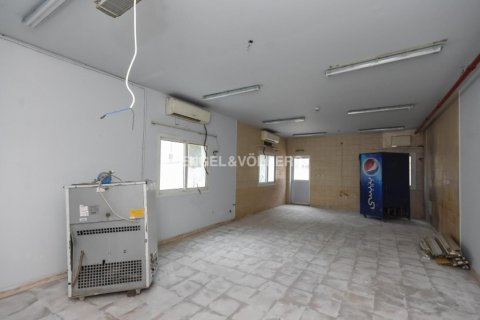 Campo de trabalho para arrendamento em Al Quoz, Dubai, EAU 929.02 m2 № 27785 - foto 13