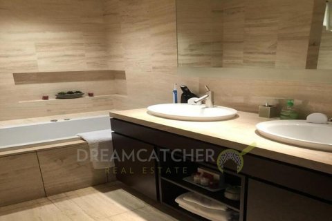 Apartamento para venda em Dubai, EAU 2 quartos, 132.66 m2 № 23176 - foto 3