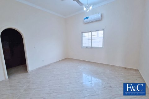 Villa para arrendamento em Al Barsha, Dubai, EAU 5 quartos, 650.3 m2 № 44987 - foto 10