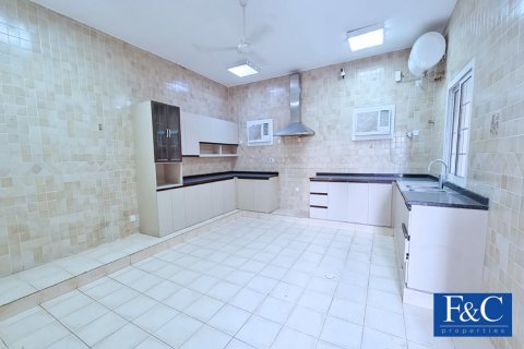 Villa para arrendamento em Al Barsha, Dubai, EAU 5 quartos, 650.3 m2 № 44987 - foto 6