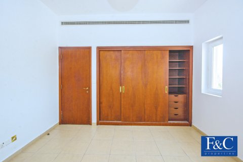 Villa para arrendamento em Arabian Ranches, Dubai, EAU 4 quartos, 436.6 m2 № 44581 - foto 7