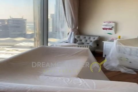 Apartamento para venda em Dubai, EAU 3 quartos, 215.81 m2 № 75835 - foto 2