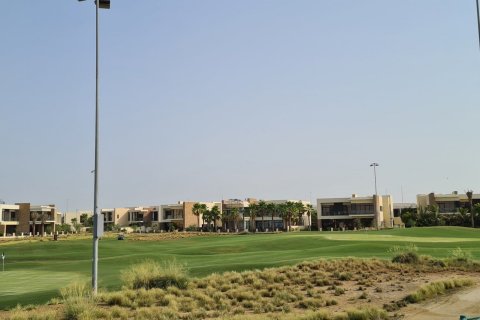 Projecto de desenvolvimento QUEENS MEADOW em Dubai, EAU № 78760 - foto 9