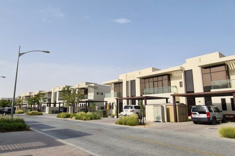 Projecto de desenvolvimento ROCHESTER VILLAS em Dubai, EAU № 77662 - foto 10
