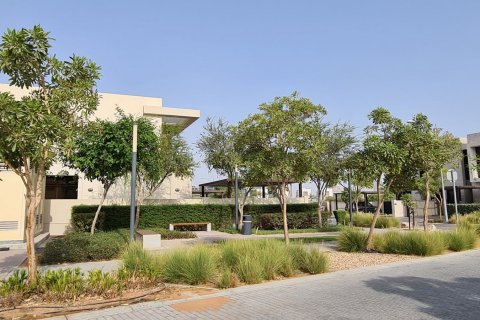 Projecto de desenvolvimento ROCHESTER VILLAS em Dubai, EAU № 77662 - foto 12