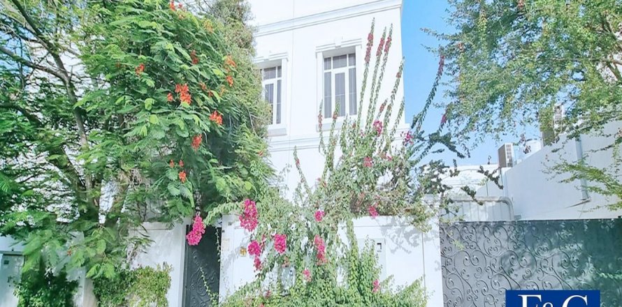 Vilă în Jumeirah, Dubai, EAU 5 dormitoare, 648 mp.  №44982