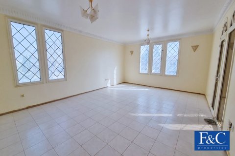 Vilă de închiriat în Umm Suqeim, Dubai, EAU 4 dormitoare, 464.5 mp.  №44842 - poză 10