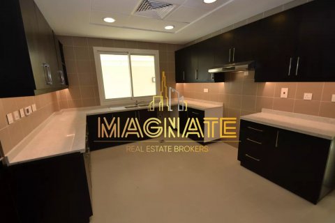 Vilă de vânzare în Al Barsha, Dubai, EAU 4 dormitoare, 401 mp.  №50260 - poză 8