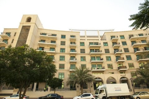 Complex rezidențial ARNO în The Views, Dubai, EAU №65236 - poză 2