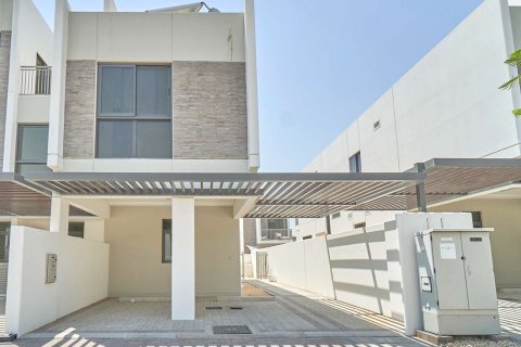 Complex rezidențial CLARET în Dubai, EAU №68557 - poză 2