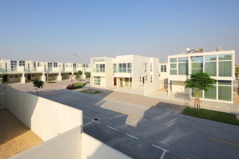 Complex rezidențial PACIFICA în Dubai, EAU №68548 - poză 1