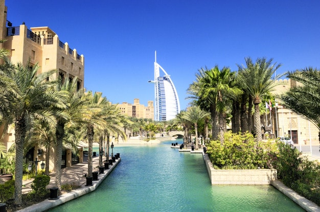 Строительство эксклюзивного жилого проекта Madinat Jumeirah Living в Дубае продвигается по плану