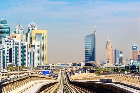 Bloom Properties начинает передачу жилья в проекте Bloom Towers в Дубае