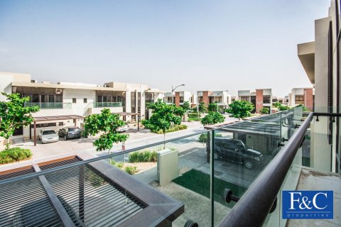 Продажа виллы в DAMAC Hills (Akoya by DAMAC), Дубай, ОАЭ 3 спальни, 253.9м2, № 44838 - фото 1