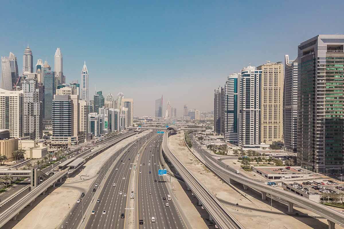 Платные дороги, цены на бензин и ремонт автомобиля в Эмиратах