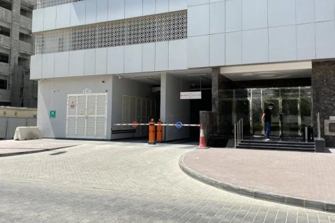 Жилой комплекс в Джумейра Вилладж Серкл, Дубай, ОАЭ - фото 4