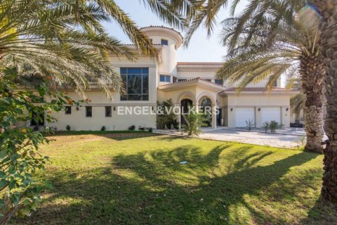 Vila v Palm Jumeirah, Dubai, SAE 5 spální, 1244.70 m2 č. 18576 - Fotografia 1