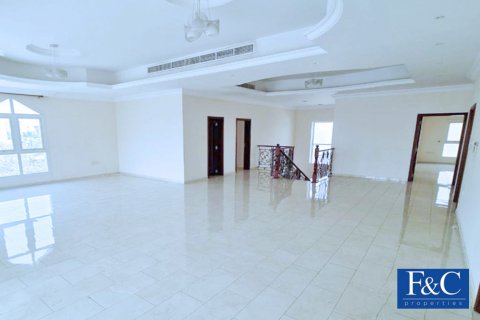 Vila v Umm Suqeim, Dubai, SAE 5 spální, 1419.5 m2 č. 44574 - Fotografia 2