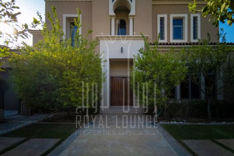 Vila na Saadiyat Island, Abu Dhabi, SAE 5 spální, 767 m2 č. 74986 - Fotografia 11