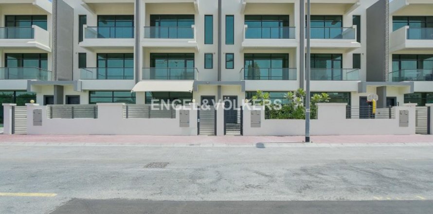 Vila u Jumeirah Village Circle, Dubai, UAE 173.91 m2, 4 spavaćih soba Br. 21009