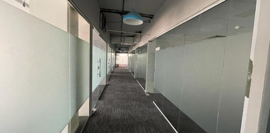 Kancelarija u Al Quoz, Dubai, UAE 7427.1 m2 Br. 80706