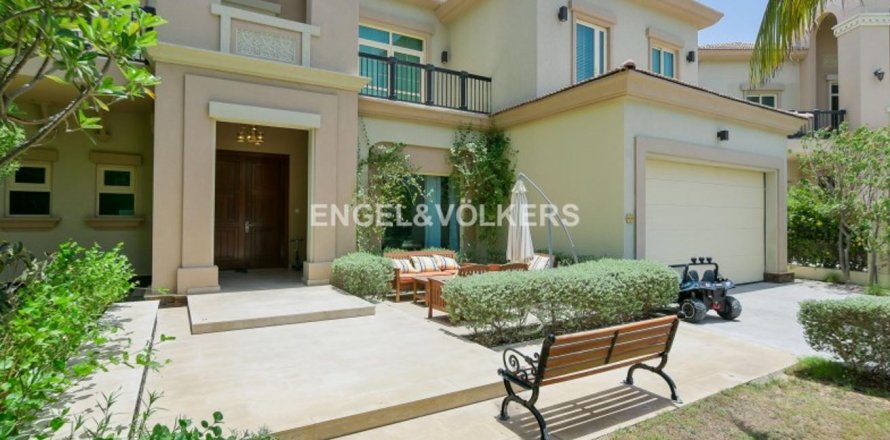 Villa i Jumeirah Islands, Dubai, UAE 5 sovrum, 557.41 kvm Nr. 19473