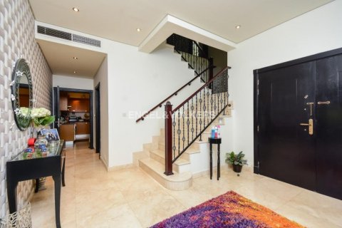 Villa till försäljning i Al Furjan, Dubai, UAE 5 sovrum, 423.73 kvm Nr. 18014 - fotografi 2