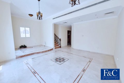 Villa uthyres i Umm Suqeim, Dubai, UAE 4 sovrum, 650.3 kvm Nr. 44984 - fotografi 1