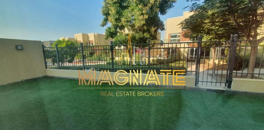 Villa i Al Barsha, Dubai, UAE 4 sovrum, 393 kvm Nr. 50261