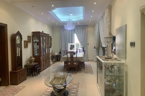 Villa till försäljning i Dubai, UAE 5 sovrum, 529.5 kvm Nr. 54930 - fotografi 8