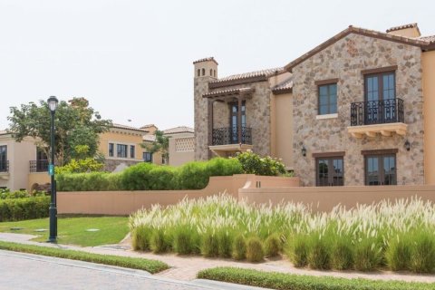 Byggprojekt WHISPERING PINES i Jumeirah Golf Estates, Dubai, UAE Nr. 61616