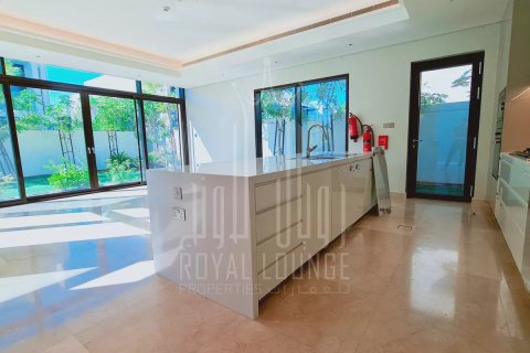 Villa till försäljning i Saadiyat Island, Abu Dhabi, UAE 4 sovrum, 686 kvm Nr. 74987 - fotografi 3