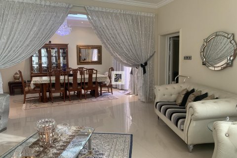 Dubai, BAE’de satılık вилла 5 yatak odası, 529.5 m&sup2; No 54930 - fotoğraf 17