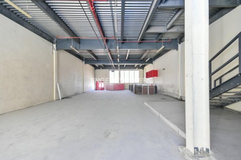 Зняти в оренду склад в Al Quoz, Дубай, ОАЕ 464.51м2, № 18546 - фото 1