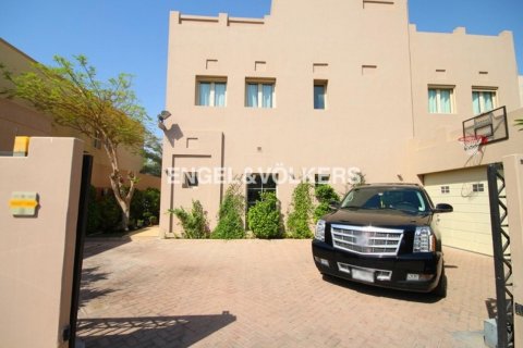Купити віллу в Meadows, Дубай, ОАЕ 4 спальні, 663.97м2, № 18032 - фото 16