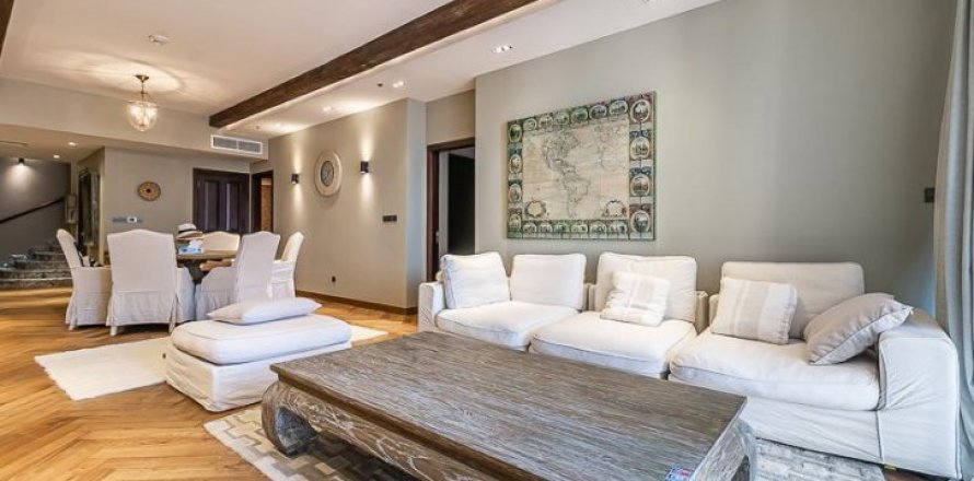 Townhouse in Palm Jumeirah, Dubai, UAE 3 bedrooms, 500 sq.m. № 1675