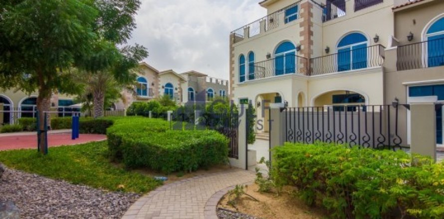 Townhouse in Dubai Land, Dubai, UAE 5 bedrooms, 450 sq.m. № 1926