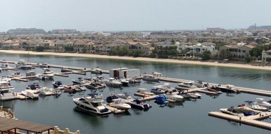 Apartment in Palm Jumeirah, Dubai, UAE 2 bedrooms, 168 sq.m. № 1708