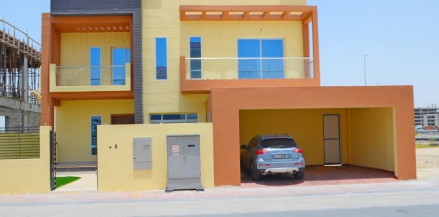 Villa in Jumeirah Village Triangle, Dubai, UAE 5 bedrooms, 476 sq.m. № 1674