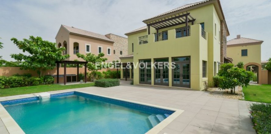 Villa in Jumeirah Golf Estates, Dubai, UAE 6 bedrooms, 750 sq.m. № 1727