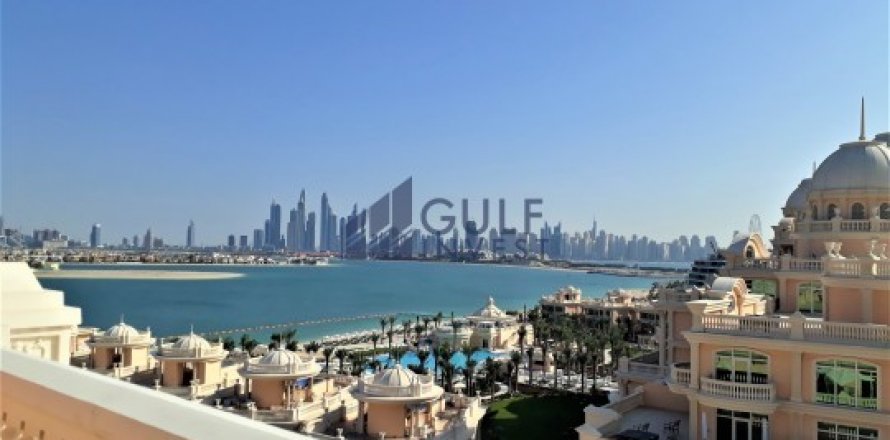 Penthouse in Palm Jumeirah, Dubai, UAE 3 bedrooms, 816 sq.m. № 1793