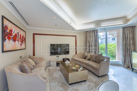 Apartment in Palm Jumeirah, Dubai, UAE 2 bedrooms, 204 sq.m. № 4289 - photo 2
