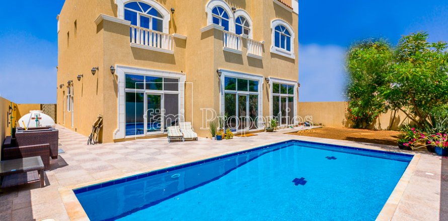 Villa in Dubai Land, Dubai, UAE 5 bedrooms, 557.4 sq.m. № 5054