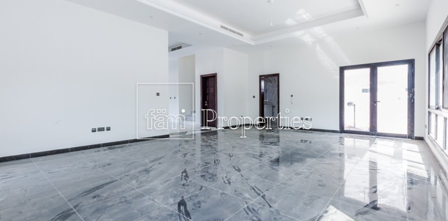 Villa in Dubai Land, UAE 5 bedrooms, 534.2 sq.m. № 4776