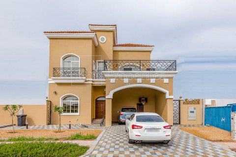 Villa in Dubai Land, UAE 4 bedrooms, 631.7 sq.m. № 5189 - photo 8