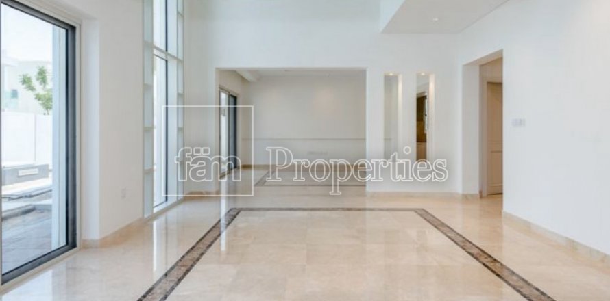 Villa in Dubai, UAE 4 bedrooms, 597.8 sq.m. № 3654