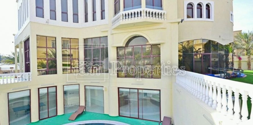Villa in Emirates Hills, Dubai, UAE 7 bedrooms, 1723.6 sq.m. № 3674