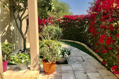 Villa in Arabian Ranches, Dubai, UAE 5 bedrooms, 818 sq.m. № 8240 - photo 8