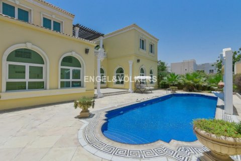 Villa in Al Barsha, Dubai, UAE 6 bedrooms, 1393.53 sq.m. № 19561 - photo 29