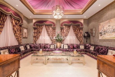 Villa in Al Barsha, Dubai, UAE 6 bedrooms, 1393.53 sq.m. № 19561 - photo 12